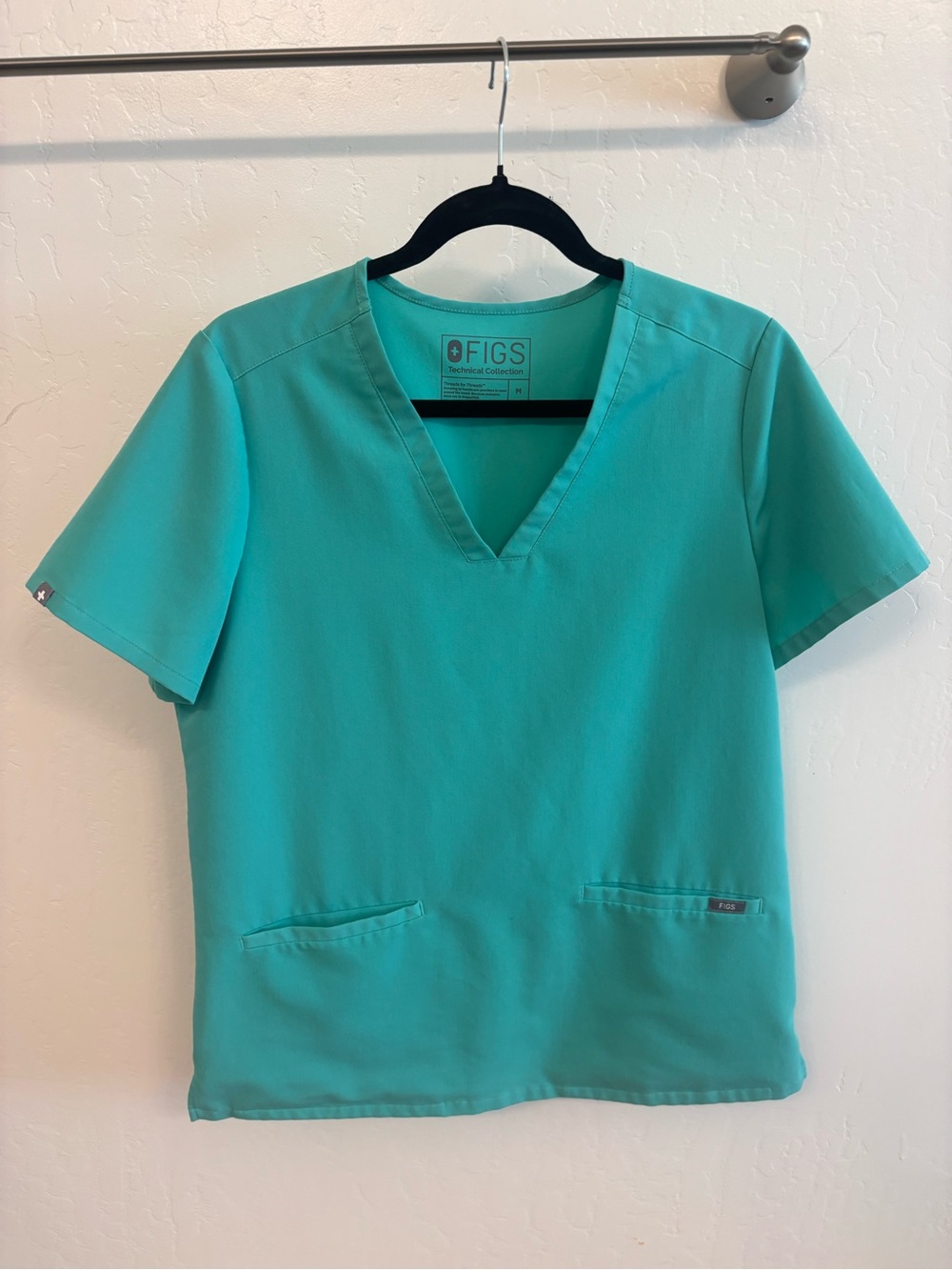 Figs Women's Casma Scrub Top in Teal Green